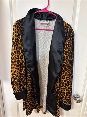 Vintage 1980’s Smoking Jacket Charade Cheetah Print Size Medium